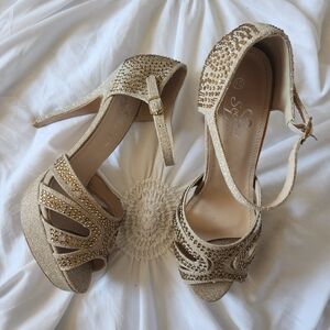 Second Luv GOLD Studded Platform Heels size 10
